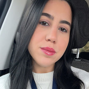 Meet your Posher, Aura maría